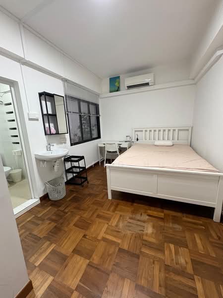 Pasir Panjang MRT Master Bedroom, Pasir Panjang Road, Room Rental, 250 sqft, Apartment For Rent, by Meiling Hua, 25563158 - Bedroom - PropertyGuru.com.sg