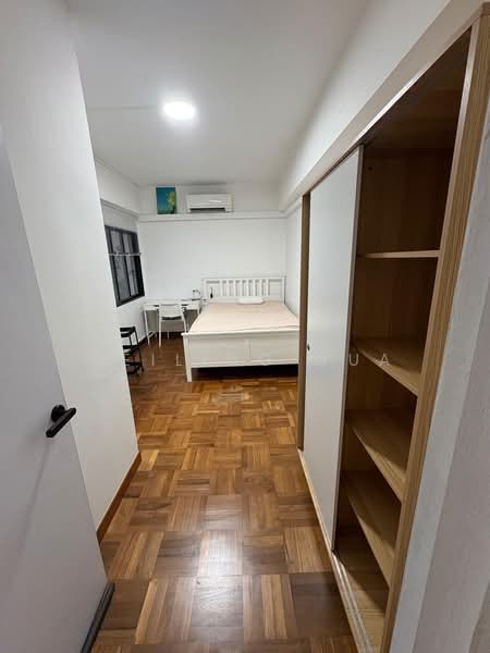 Pasir Panjang MRT Master Bedroom, Pasir Panjang Road, Room Rental, 250 sqft, Apartment For Rent, by Meiling Hua, 25563158 - Bedroom - PropertyGuru.com.sg