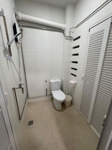 Pasir Panjang MRT Master Bedroom, Pasir Panjang Road, Room Rental, 250 sqft, Apartment For Rent, by Meiling Hua, 25563158 - Bathroom - PropertyGuru.com.sg