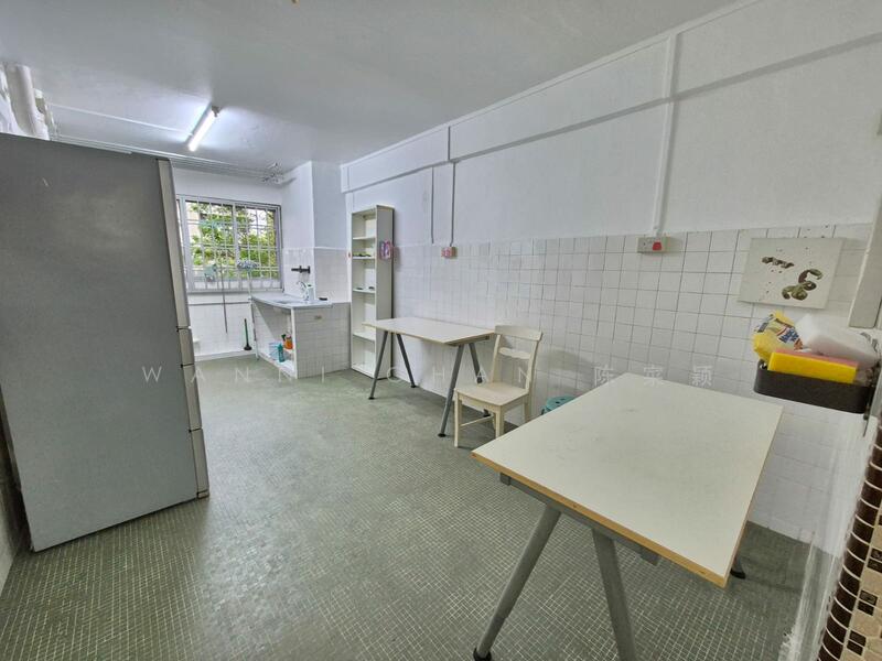 345 Clementi Avenue 5, 345 Clementi Avenue 5, 2 Bedrooms, 721 sqft, HDB Flat For Rent, by Wanni Chan 陈寀颖, 25563234 - Kitchen - PropertyGuru.com.sg