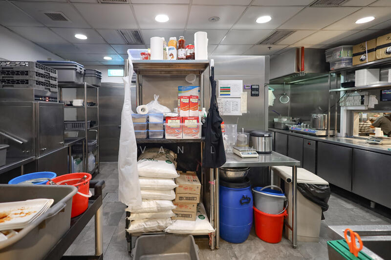 Bugis Junction, 200 Victoria Street, 2,411 sqft, Food & Beverage For Rent, by Ivan Lam, 25563923 - CommercialGuru.com.sg