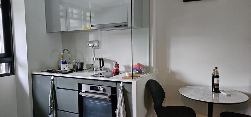 Avenue South Residence Condominium For Sale at S$ 1,650,000 | PropertyGuru Singapore - Kitchen