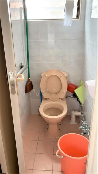 28 New Upper Changi Road, 28 New Upper Changi Road, Room Rental, 150 sqft, HDB Flat For Rent, by Betty Xiong Yan, 25564159 - Bathroom - PropertyGuru.com.sg