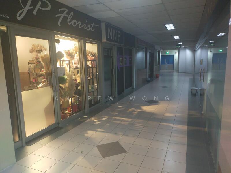 Textile Centre, 200 Jalan Sultan, 1,065 sqft, Office For Sale, by Andrew Wong, 25564493 - Corridor - CommercialGuru.com.sg