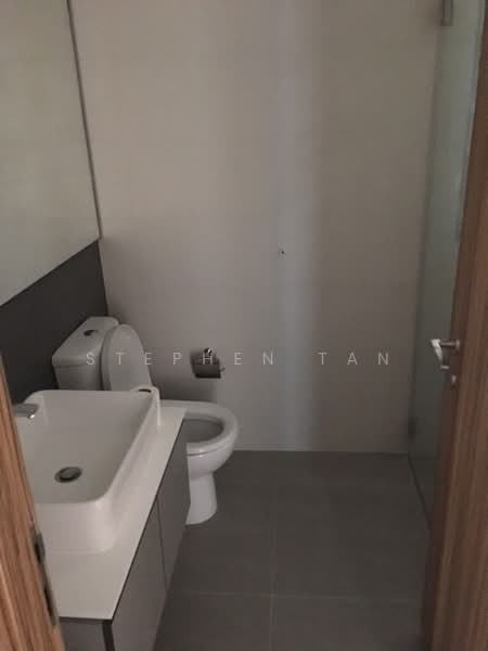 FLO Residence Condominium For Sale at S$ 1,888,118 | PropertyGuru Singapore - Bathroom