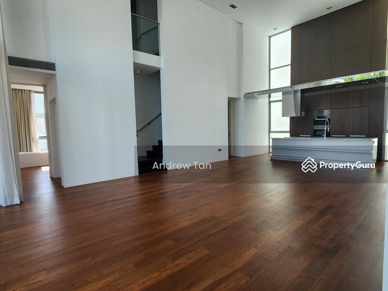 Double volume Living and Dining area
