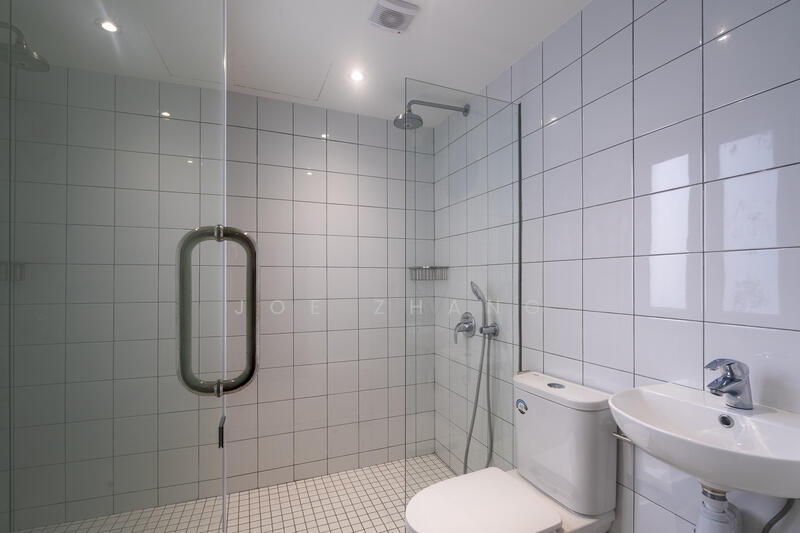tras street, Tras Street, Room Rental, 300 sqft, Shophouse For Rent, by Joe Zhang, 25564853 - Bathroom - PropertyGuru.com.sg