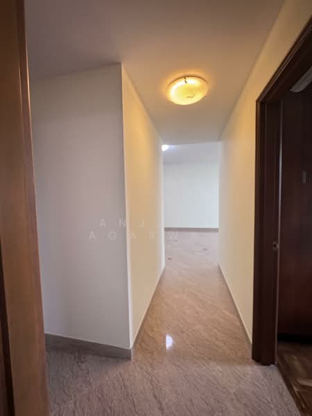 Spring Grove Condominium For Sale at S$ 1,850,000 | PropertyGuru Singapore - Corridor