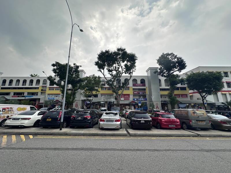 208 Hougang Street 21, 208 Hougang Street 21, 850 sqft, Shop / Shophouse For Sale, by Jarel Tay, 25565257 - CommercialGuru.com.sg