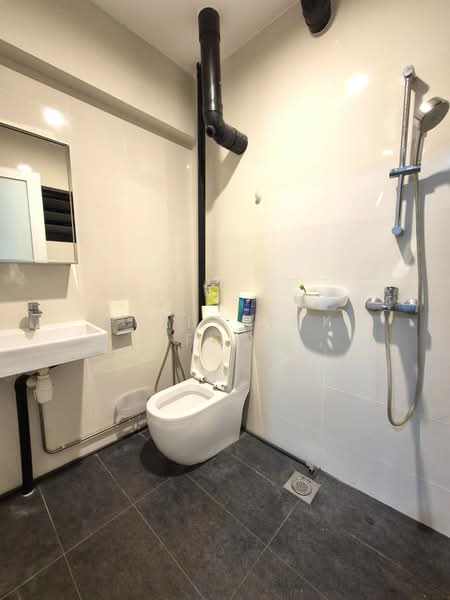 414 Eunos Road 5, 414 Eunos Road 5, 2 Bedrooms, 936 sqft, HDB Flat For Rent, by Frederick Foo, 25565676 - Bathroom - PropertyGuru.com.sg