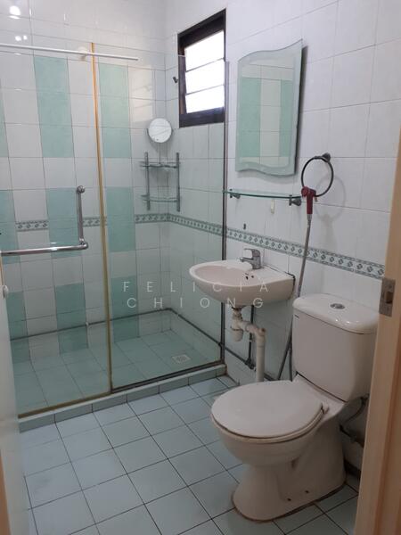 654A Jurong West Street 61, 654A Jurong West Street 61, 3 Bedrooms, 1,184 sqft, HDB Flat For Rent, by Felicia Chiong, 25565742 - Master attached bathroom - PropertyGuru.com.sg