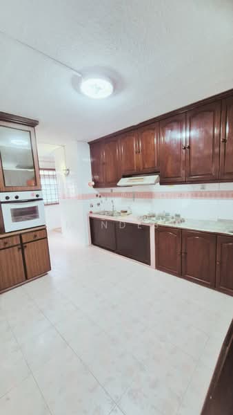 289 Choa Chu Kang Avenue 3 HDB Flat For Sale at S$ 550,000 | PropertyGuru Singapore - Kitchen