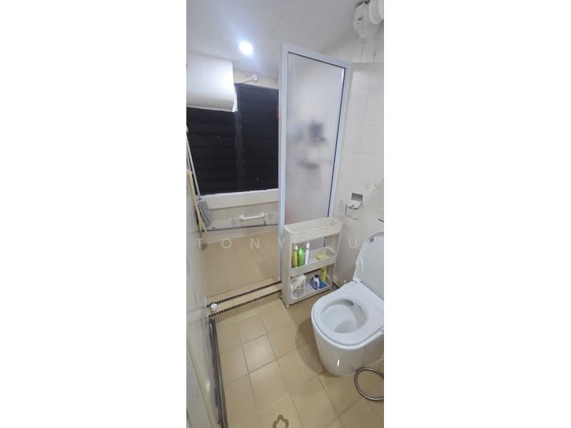 People's Park Complex, 1 Park Road, Room Rental, 80 sqft, Apartment For Rent, by Tony Lu, 25566579 - Bathroom - PropertyGuru.com.sg