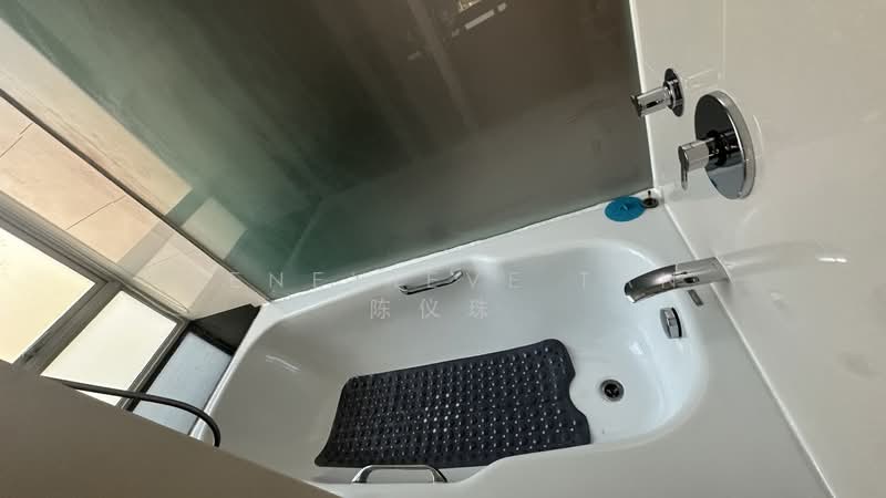 Parc Mackenzie, 68 Mackenzie Road, 2 Bedrooms, 904 sqft, Apartment For Rent, by Genevieve Tan 陈仪珠, 25566635 - Bathroom - PropertyGuru.com.sg