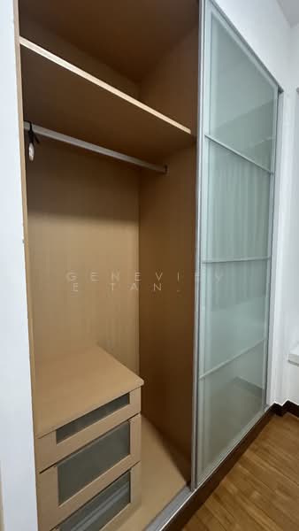 Parc Mackenzie, 68 Mackenzie Road, 2 Bedrooms, 904 sqft, Apartment For Rent, by Genevieve Tan 陈仪珠, 25566635 - Wardrobe - PropertyGuru.com.sg