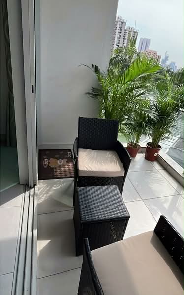 The Rochester Residences, 33 Rochester Drive, 1 Bedroom, 872 sqft, Condominium For Sale, by Rina Royale Tan, 25566891 - PropertyGuru.com.sg