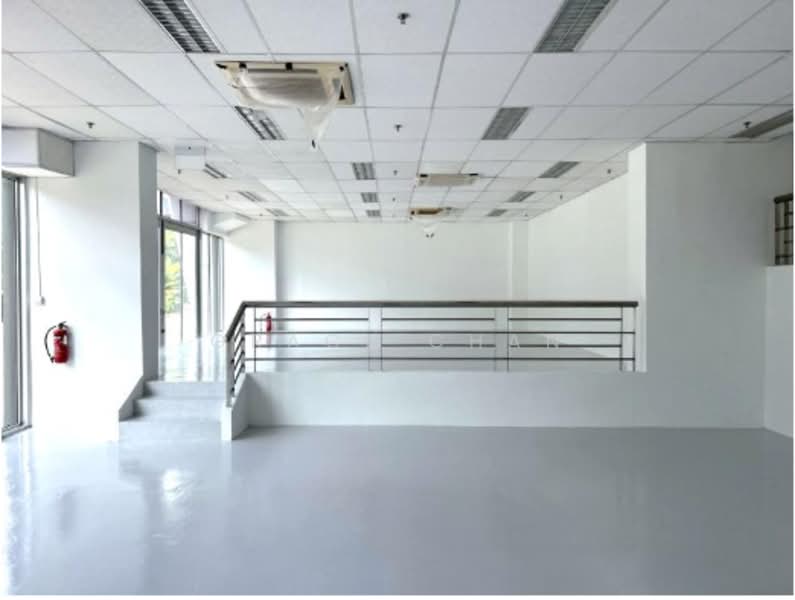 Ground Showroom with 8m Frontage, Near Pasir Panjang, Alexandra, Harbourfront, 2,200 sqft, Light Industrial (B1) For Rent, by Grace Chan, 25567365 - Others - CommercialGuru.com.sg
