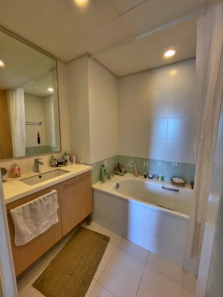 The Sail @ Marina Bay, 6 Marina Boulevard, 2 Bedrooms, 861 sqft, Condominium For Rent, by Jessie Chan, 25567403 - Bathroom - PropertyGuru.com.sg
