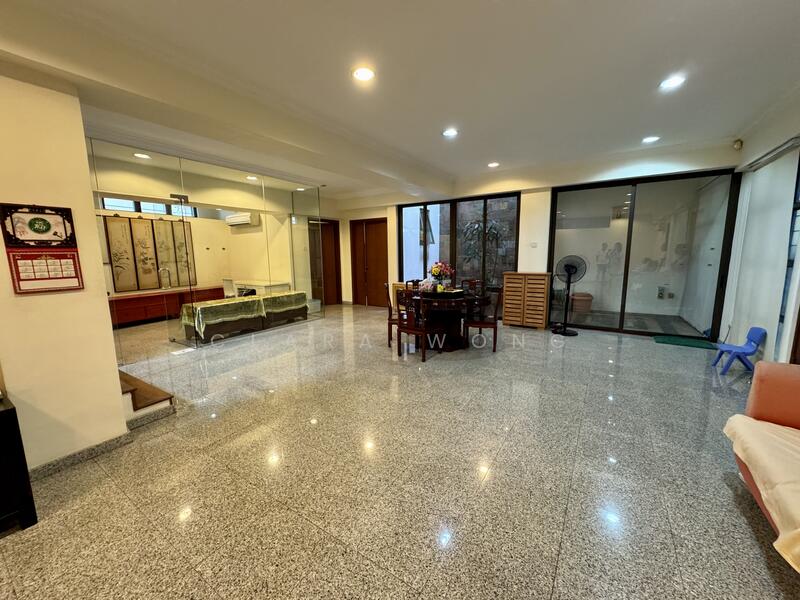 Holland Grove Semi-Detached. Elevated Land. Within 1km to Henry Park Pri, , 5 Bedrooms, 6,000 sqft, Semi-Detached House For Sale, by Clara Wong, 25567530 - PropertyGuru.com.sg