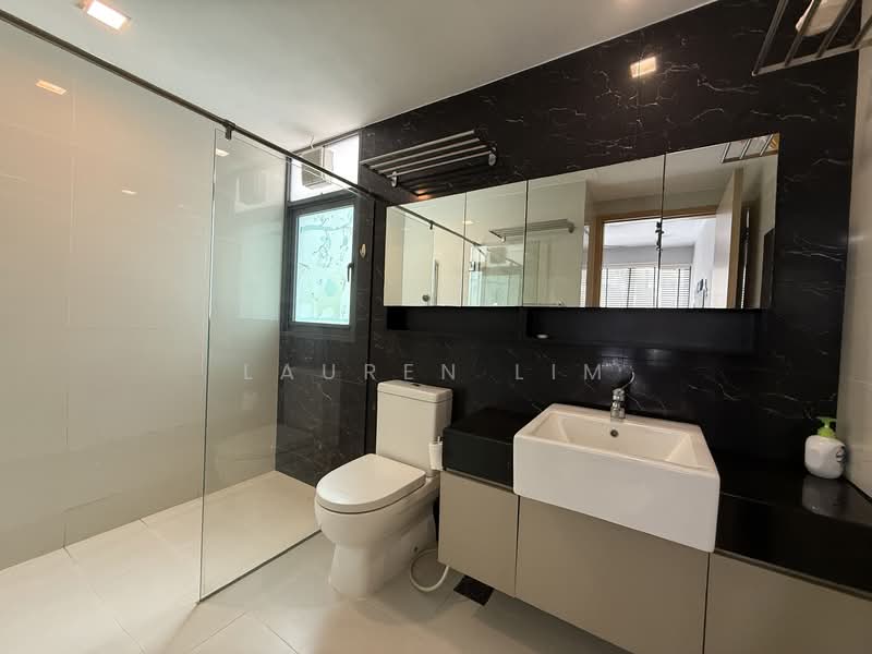 Esparina Residences, 113 Compassvale Bow, 3 Bedrooms, 1,001 sqft, Executive Condominium For Rent, by Lauren Lim, 25568065 - Bathroom - PropertyGuru.com.sg