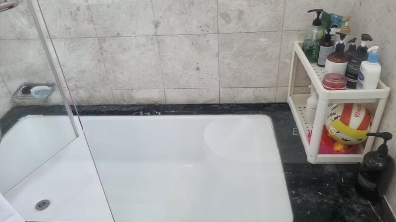 Bathtub