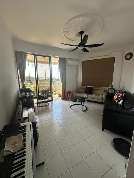 Bayshore Park, 62 Bayshore Road, Bedok / Upper East Coast, 3 Bedrooms, 1,292 sqft, Condominium For Sale, by LILIAN, 25569088 - Living Room - PropertyGuru.com.sg