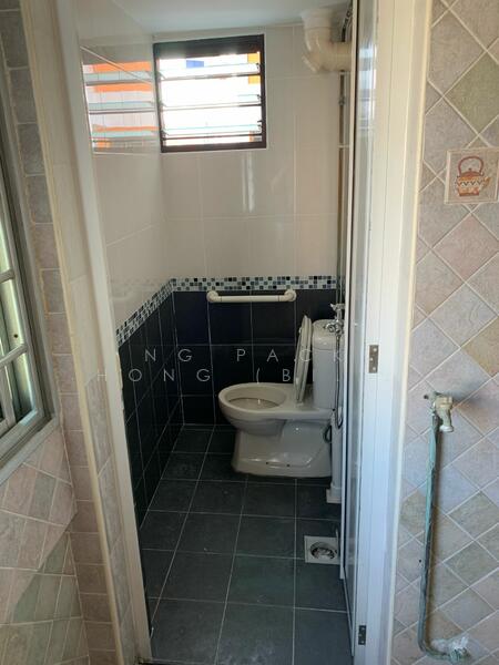 620 Bedok Reservoir Road, 620 Bedok Reservoir Road, 2 Bedrooms, 731 sqft, HDB Flat For Rent, by Ng Pack Hong (Bird) 伍保衡, 25569408 - Bathroom - PropertyGuru.com.sg