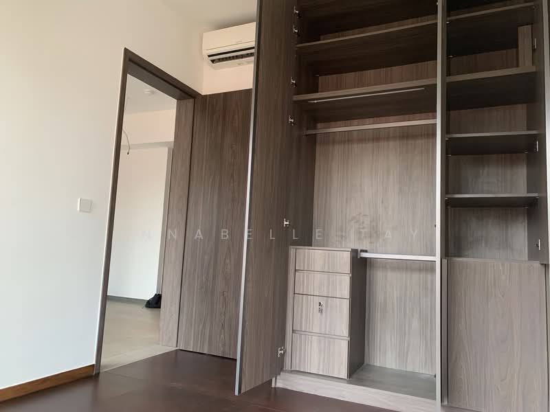 Midtown Modern, 18 Tan Quee Lan Street, 2 Bedrooms, 635 sqft, Condominium For Rent, by Annabelle Tay, 25569505 - Master Bedroom wardrobe - PropertyGuru.com.sg