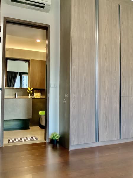 Midtown Modern, 18 Tan Quee Lan Street, 2 Bedrooms, 635 sqft, Condominium For Rent, by Annabelle Tay, 25569505 - Master Bathroome - PropertyGuru.com.sg