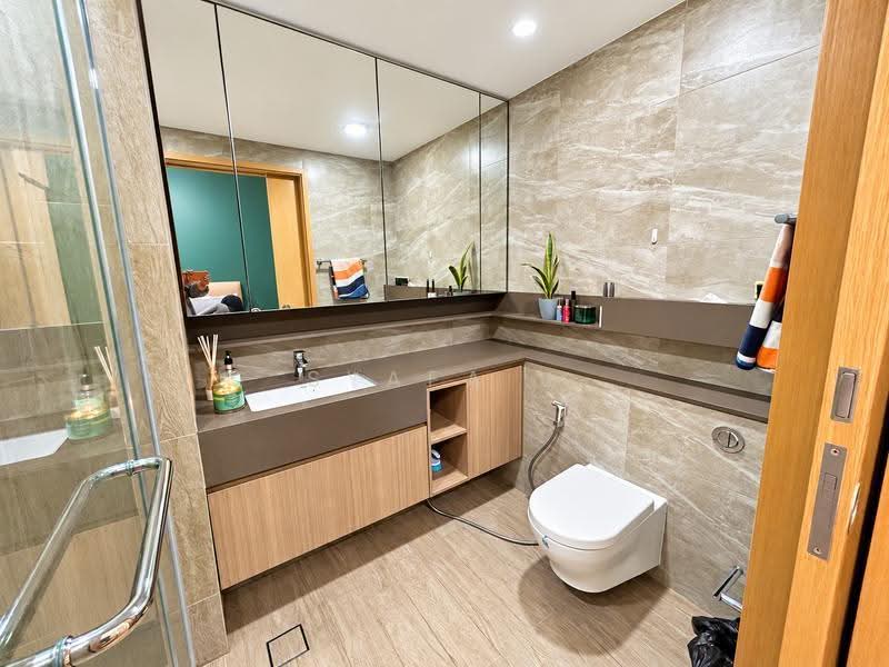 The Jovell, 27 Flora Drive, Changi Airport / Changi Village, 3 Bedrooms, 1,033 sqft, Condominium For Sale, by Syafa J, 25570374 - Bathroom - PropertyGuru.com.sg