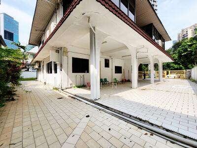 For Sale - Freehold 2-Storey Detached On Paterson Hill