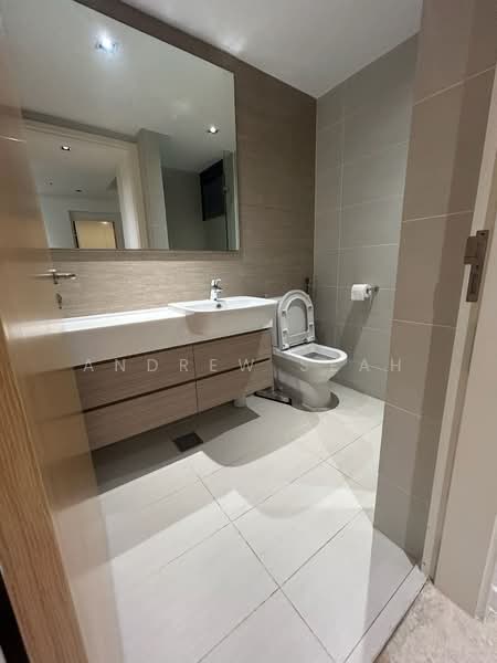 The Lakefront Residences, 42 Lakeside Drive, 2 Bedrooms, 721 sqft, Condominium For Rent, by Andrew Seah, 25571484 - Bathroom - PropertyGuru.com.sg