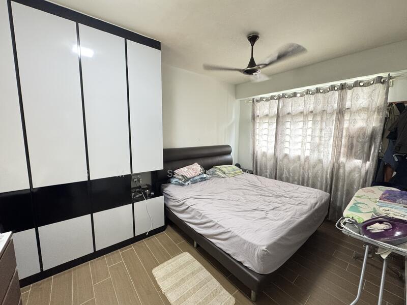 452A Bukit Batok West Avenue 6, 452A Bukit Batok West Avenue 6, 3 Bedrooms, 1,248 sqft, HDB Flat For Rent, by S.M. SUNDARAM, 25571782 - Bedroom - PropertyGuru.com.sg