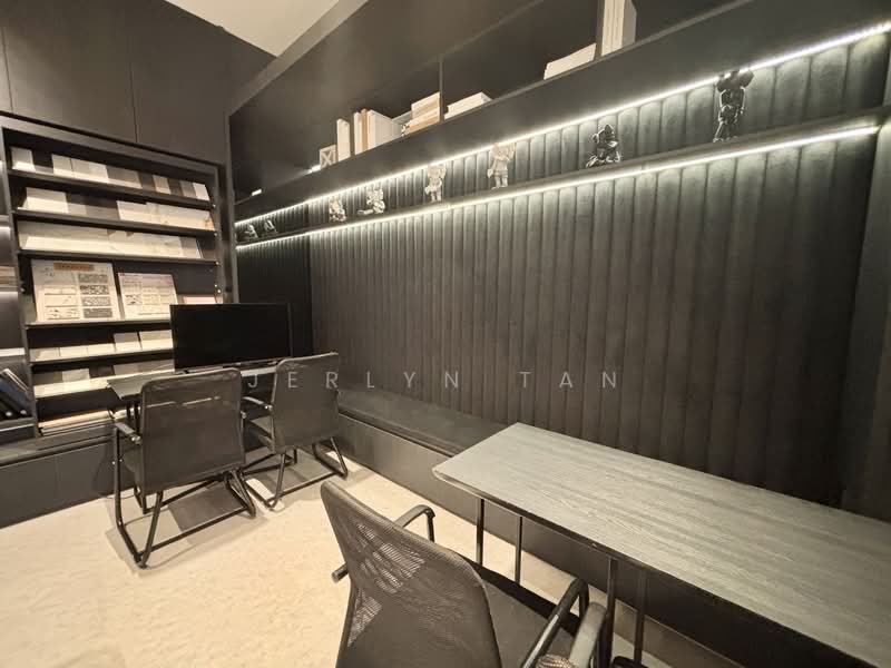 Tradehub 21, 8 Boon Lay Way, 1,593 sqft, Light Industrial (B1) For Rent, by Jerlyn Tan, 25571873 - Study - CommercialGuru.com.sg