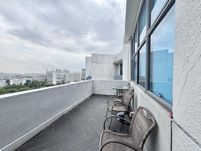 Tradehub 21, 8 Boon Lay Way, 1,593 sqft, Light Industrial (B1) For Rent, by Jerlyn Tan, 25571873 - Balcony - CommercialGuru.com.sg