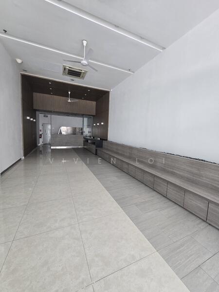 Ground floor fitted restaurant near Bugis, Bencoolen street, 1,000 sqft, Food & Beverage For Rent, by Vivien Loi, 25571951 - CommercialGuru.com.sg