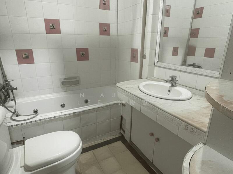 Clementi Park, 95 Sunset Way, 2 Bedrooms, 1,163 sqft, Condominium For Rent, by Melvin Auspicious Lee 李俊豪, 25572077 - Bathroom - PropertyGuru.com.sg