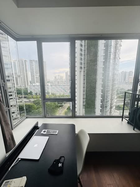 Vista Residences, 26 Jalan Datoh, 3 Bedrooms, 1,195 sqft, Condominium For Sale, by Patricia Lim, 25572282 - Master bedroom View  - PropertyGuru.com.sg