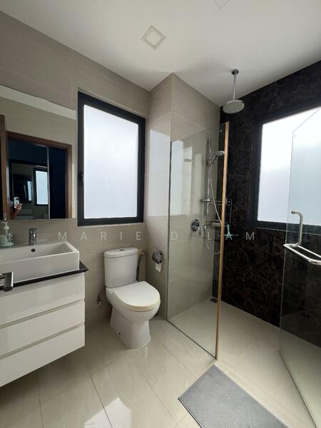 Master bathroom with natural light and ventilation