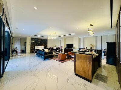 For Sale - Own this House! Like brand new, Good Class Bungalow, Perfect home for multi generation.