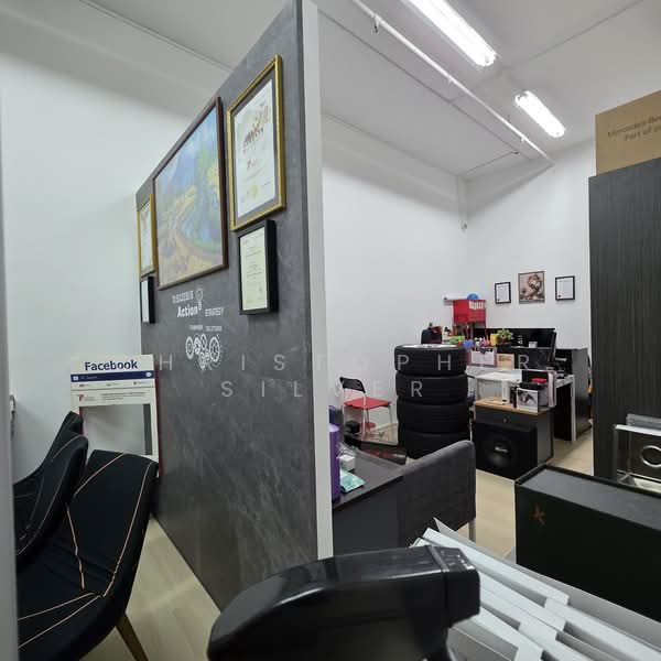 Woodlands 11, 11 Woodlands Close, Admiralty / Woodlands, 345 sqft, Light Industrial (B1) For Rent, by Christopher Silver, 25572643 - Interior - CommercialGuru.com.sg