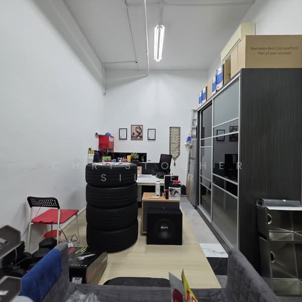 Woodlands 11, 11 Woodlands Close, Admiralty / Woodlands, 345 sqft, Light Industrial (B1) For Rent, by Christopher Silver, 25572643 - Interior - CommercialGuru.com.sg