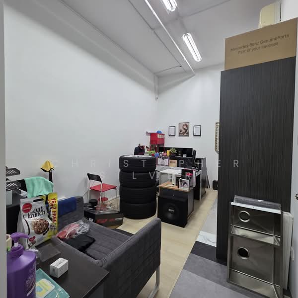 Woodlands 11, 11 Woodlands Close, Admiralty / Woodlands, 345 sqft, Light Industrial (B1) For Rent, by Christopher Silver, 25572643 - Interior - CommercialGuru.com.sg