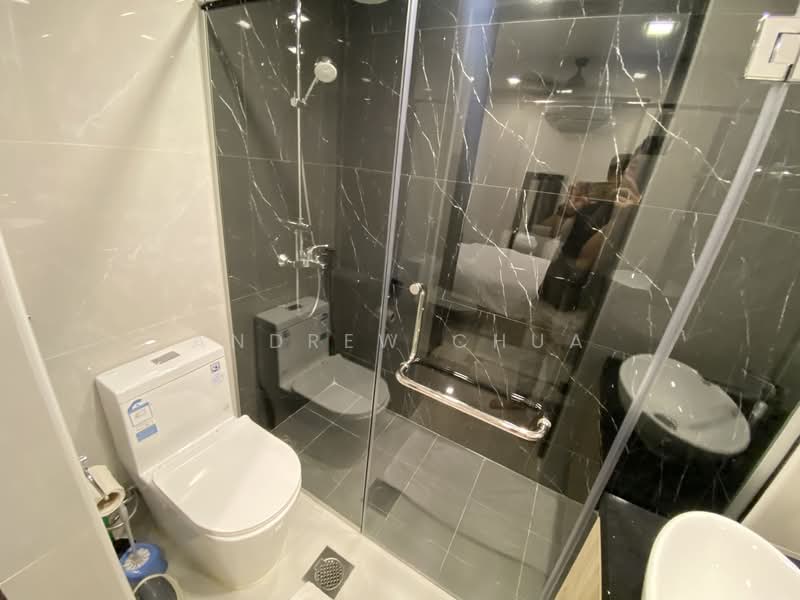 Summer View, 5 Geylang Lor 12, Room Rental, 350 sqft, Apartment For Rent, by Andrew Chua, 25573039 - Bathroom - PropertyGuru.com.sg