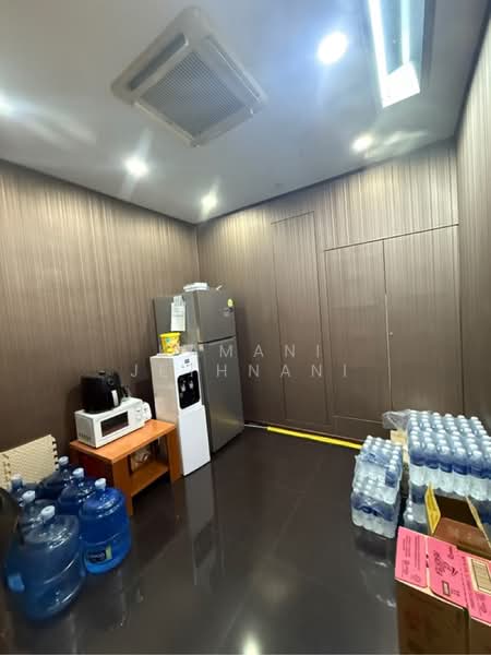 Ubi Techpark, 10 Ubi Crescent, 2,750 sqft, Light Industrial (B1) For Rent, by Kamani Jethnani, 25573201 - CommercialGuru.com.sg