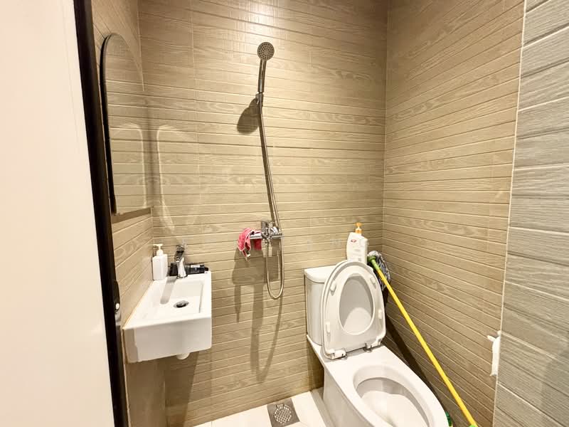 The Tessarina Condominium For Sale at S$ 4,200,000 | PropertyGuru Singapore - Bathroom