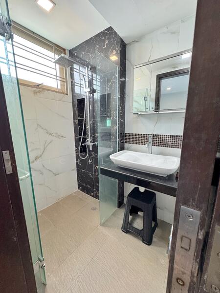 Common Bedroom Bath
