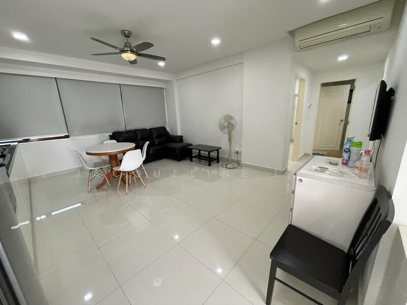 Keng Lee View, 108 Keng Lee Road, 2 Bedrooms, 900 sqft, Apartment For Rent, by Jacqueline Loh, 25574031 - Living Room - PropertyGuru.com.sg