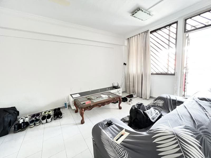 18 Toh Yi Drive, 18 Toh Yi Drive, Clementi Park / Upper Bukit Timah, 2 Bedrooms, 689 sqft, HDB Flat For Rent, by Kevin Li, 25574781 - Living Room - PropertyGuru.com.sg