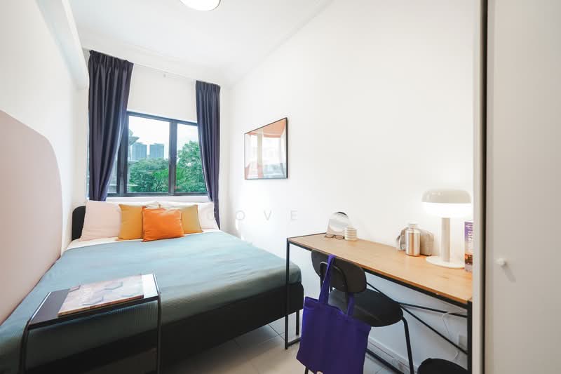 48C Bristol, , Room Rental, 180 sqft, Apartment For Rent, by Cove, 25574861 - Orange room - PropertyGuru.com.sg